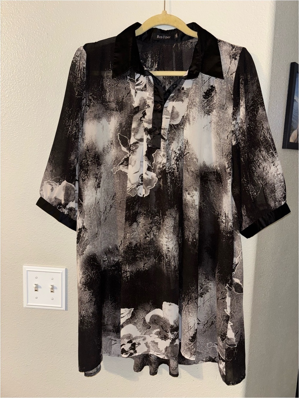 Ren Fiber Size 3XL Black White Abstract Floral Chiffon Tunic Top Blouse
